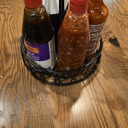 New Saigon Pho - Table seasoning