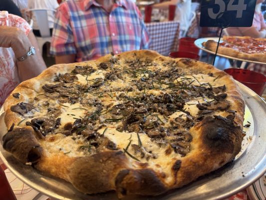 Dino’s Pizza by null