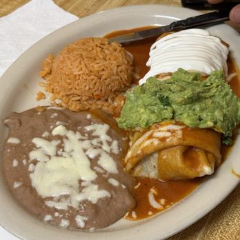 La Casa De Oro - Machaca burrito con frijoles y arroz - Mexican Near Me - National City, California La Casa De Oro - Machaca burrito con frijoles y arroz - Mexican Near Me - National City, California