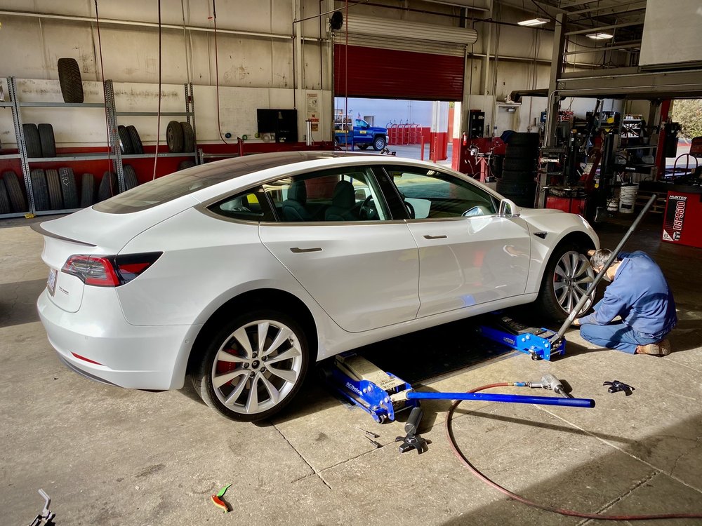 LES SCHWAB TIRE CENTER Updated May 2024 82 Reviews 450 Fairway Dr, Galt, California