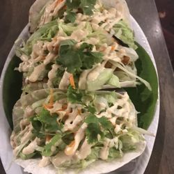Delicious fish tacos appetizer. Flavorful, nice crisp on the fish and lots of greens. I ate two for my dinner and shared the remainder.