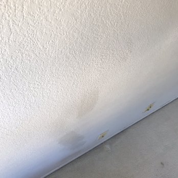 Underhill Painting - the bf specifically asked them to fix these mistakes and they didn't, they used the wrong paint (shiny on wall) - Painters Near Me - Long Beach, California