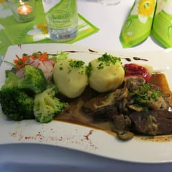 Schloss Schlettau - Hirschbraten, lecker aber die Menge täuscht. Ohne Vor- oder Nachspeise geht leider nichts.