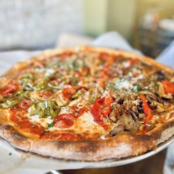 Apizza Doho - Split pizza of Hwy 51 & Stingray