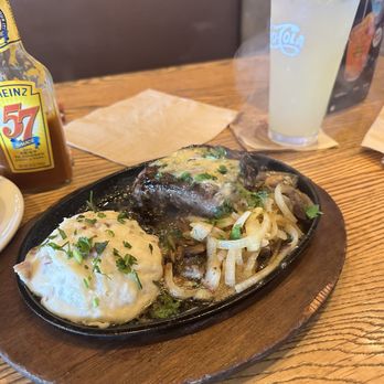 Applebee's Grill + Bar - American Near Me - Pooler, Georgia