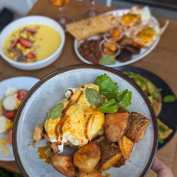 Curryish Tavern - Indian Near Me - Toronto, Ontario