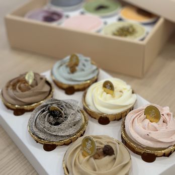 Vava Designer Cakes - Desserts Near Me - Toronto, Ontario Vava Designer Cakes - Desserts Near Me - Toronto, Ontario
