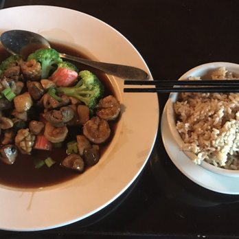 Rain Thai Bistro - Spicy garlic seafood over broccoli Steamed brown rice - Thai Near Me - Chattanooga, Tennessee Rain Thai Bistro - Spicy garlic seafood over broccoli Steamed brown rice - Thai Near Me - Chattanooga, Tennessee