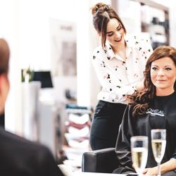 Knaus Hairdesign & Lounge - Brautservice