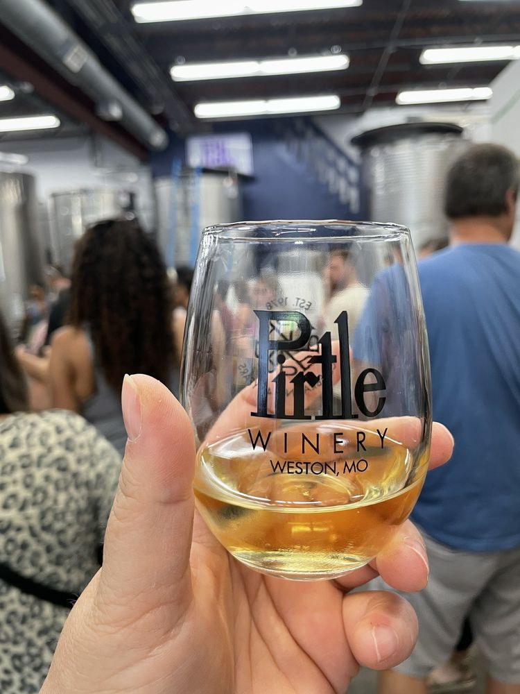 Pirtle Winery - vineyard in Weston, MO