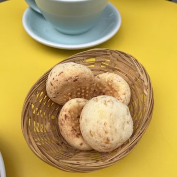 Cafuné - Pão de queijo - Brazilian Near Me - Paris, 75