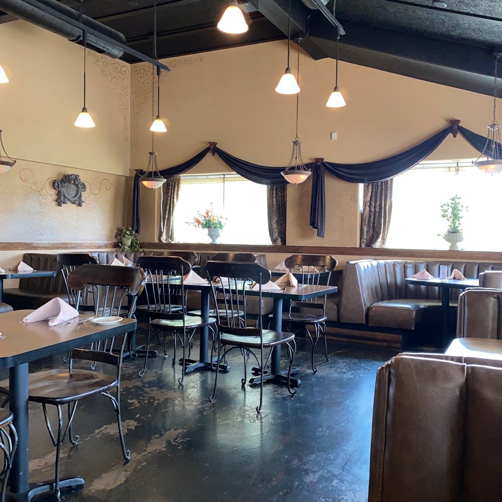 Restaurant wide open at 11:45 am - great time for lunch!!