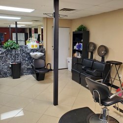 Shear Blessings - Shampoo& dryer area