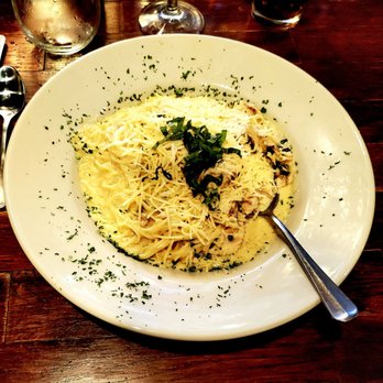 Side Door Cafe - Capellini with chicken and cream sauce. Request the tomatoes if you get the cream sauce - New American Near Me - Gleneden Beach, Oregon
