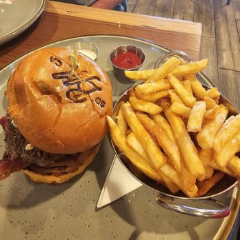 Brickmans Restaurant & Bar - Breakfast & Brunch Near Me - San Marcos, California