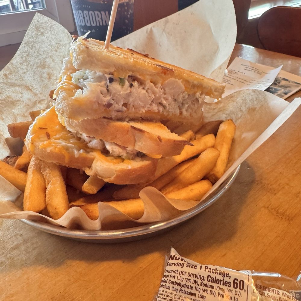 Bennett's Fish Shack - Dungeness Crab & Cheddar Melt - Fish & Chips Near Me - Westport, Washington