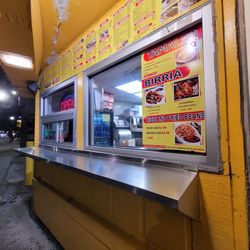Gyros Express - Outside