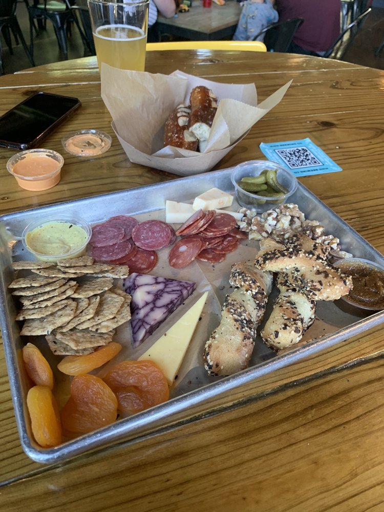 HiHO Brewing Co.
