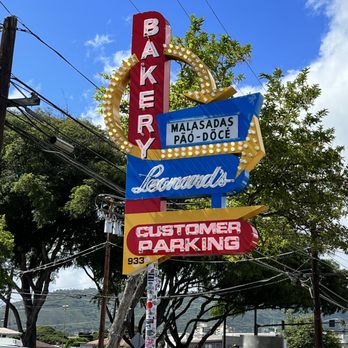 Leonard's Bakery - Bakeries Near Me - Honolulu, Hawaii