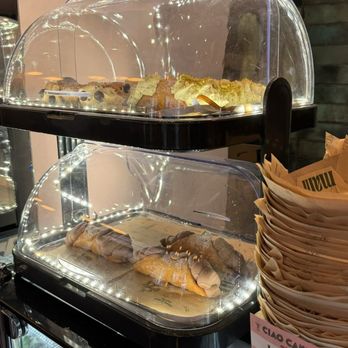 Mani - Cannoli's - Classic, Chocolate or Pistachio (€5.5) - Pizza Near Me - Dublin, D
