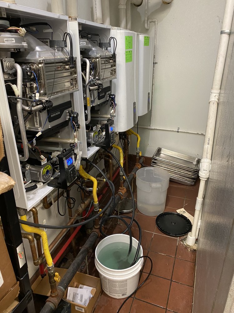 Slide of Mundo’s Service and Repair