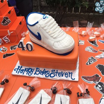 Noyes Bakery - Cake and all pastries Nike!!! - Bakeries Near Me - San Bernardino, California