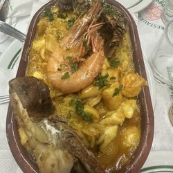 O Caranguejo Restaurante - Seafood and Lobster Paella: Serves at least 2 and is delicious