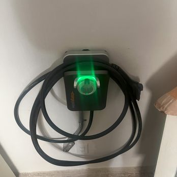 Tinpa Electric - EV Charger installed in garage - Electricians Near Me - Alameda, California Tinpa Electric - EV Charger installed in garage - Electricians Near Me - Alameda, California
