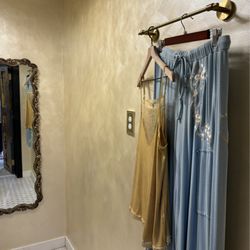 The Junkyard Pearl - Dressing room available