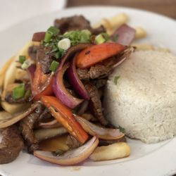 Somos Tu Peru - Beef main dish. Brown sauce was delicious and the beef tender. This fish was a winner!
