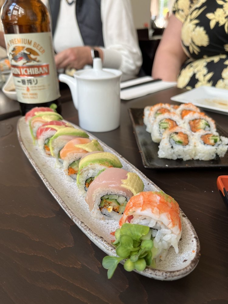 FLO Japanese Sushi Restaurant & Sake Bar