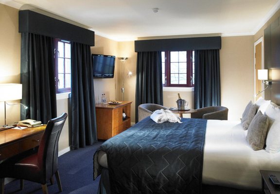 Stirling Highland Hotel by null