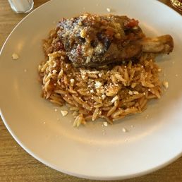 Lamb shank yevitsi Lamb shank yevitsi
