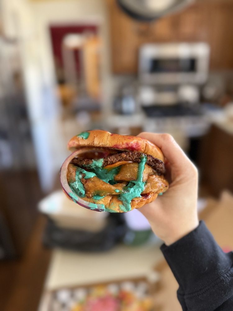 Food from Dirty V Plant Based Noshery