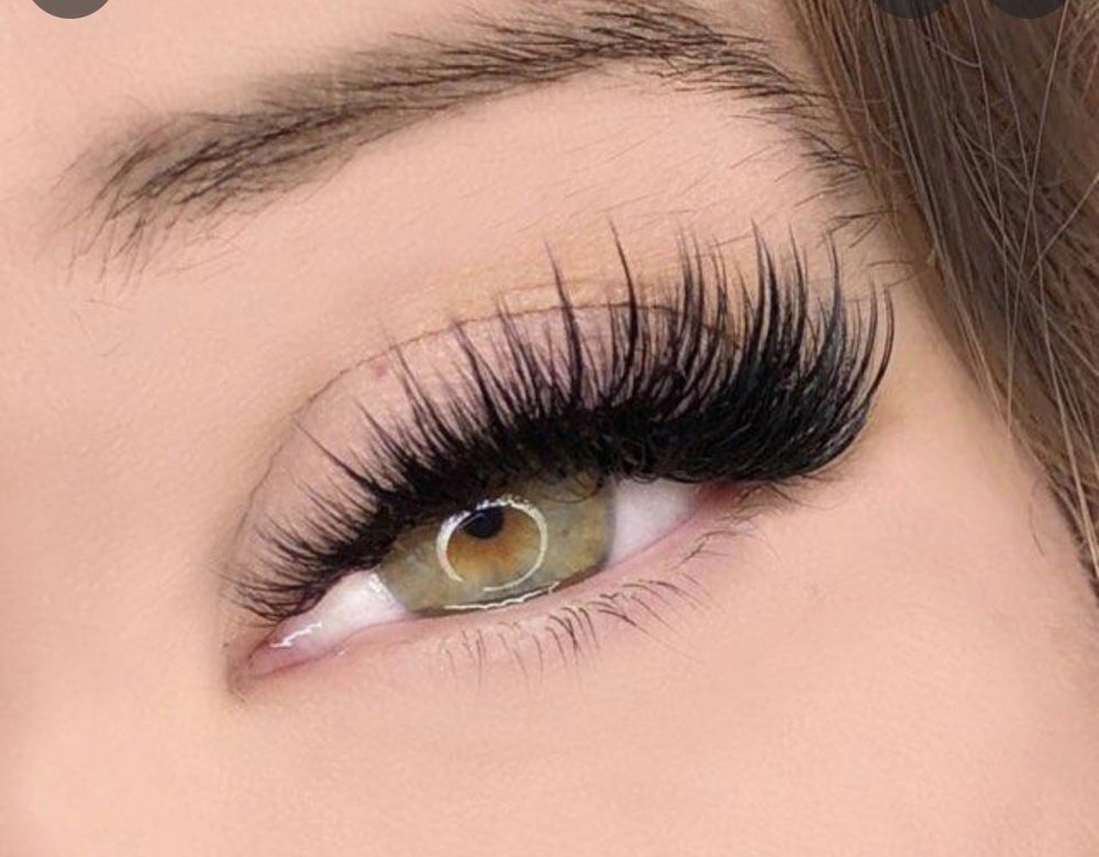 Jazz’s Lash Studio & Beauty Boutique Logo