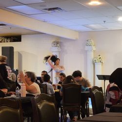 Caroun Restaurant - Dancing show