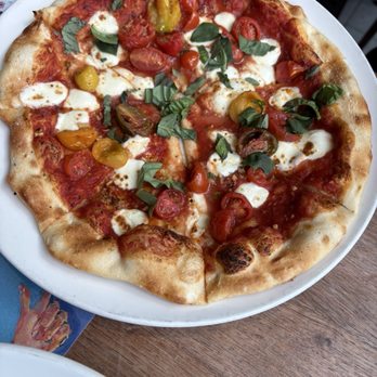 Yard House - Margherita - Vegetarian Near Me - Burbank, California Yard House - Margherita - Vegetarian Near Me - Burbank, California