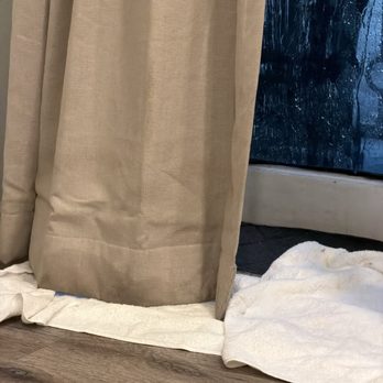 Roami - Rain seeped in and I had to use towels to keep from drowing - Hotels Near Me - New Orleans, Louisiana