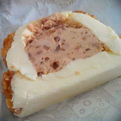 Marché de Pessac - Bûche de chèvre aux noix (stand du fromager)- délicieux !