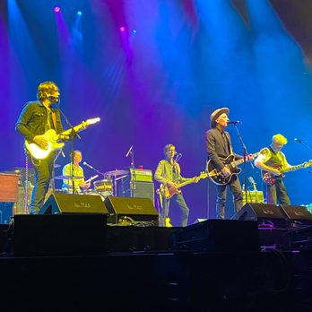 Mohegan Sun - The wallflowers amazing! - Hotels Near Me - Uncasville, Connecticut