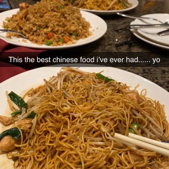 Golden Dragon - Chicken Lo Mein - Chinese Near Me - Mashantucket, Connecticut