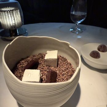 Caviar Russe - New American Near Me - New York, New York