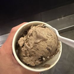 Sub Zero Nitrogen Ice Cream - The create your own: Regular size, Original custard, mint and dark chocolate ice cream, with Oreos on top