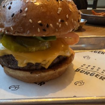Gordon Ramsay Burger - Salad Near Me - Chicago, Illinois
