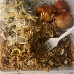May Garden Chinese - Combo#3 Fried rice, chicken balls & beansprouts wdiced chicken they calling chow mein. Rice was good pd$20