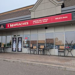 3 Mariachis - Restaurant front