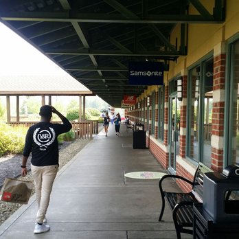 Grove City Premium Outlets - Shopping Centers Near Me - Grove City, Pennsylvania
