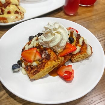 Another Broken Egg Cafe - Cinnamon roll French toast - Breakfast & Brunch Near Me - Westlake, Ohio