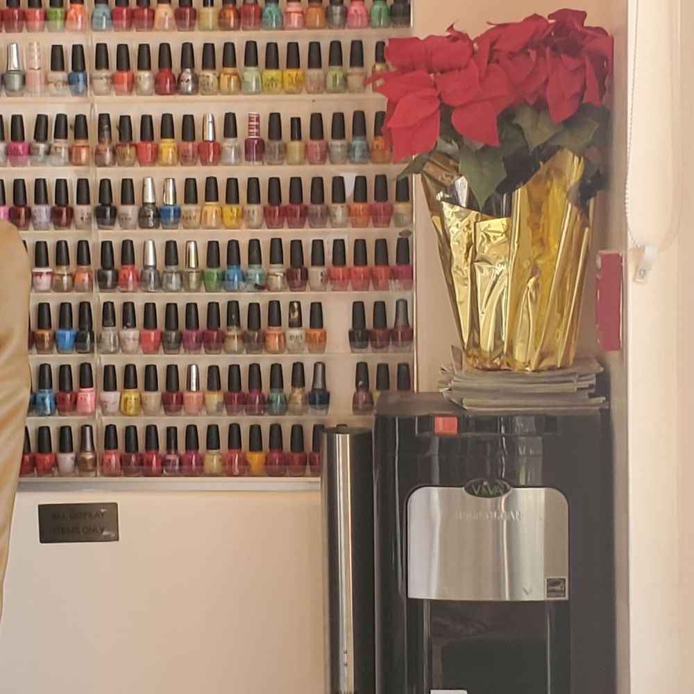 Royal Nails - Nail Salons Near Me - Kapolei, Hawaii