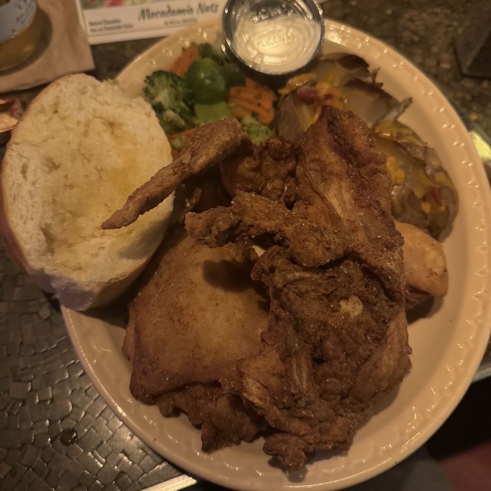 The Alley - Friend Chicken - Dive Bars Near Me - Oakland, California